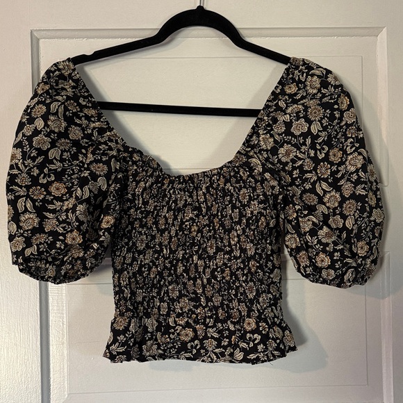 Heartloom Floral Black and Cream Top - Picture 4 of 6